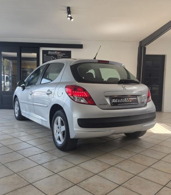 PEUGEOT 207 1.4 TU essence 75ch- 2012- Distribution neuve -Garantie 12 mois ou 15000 km