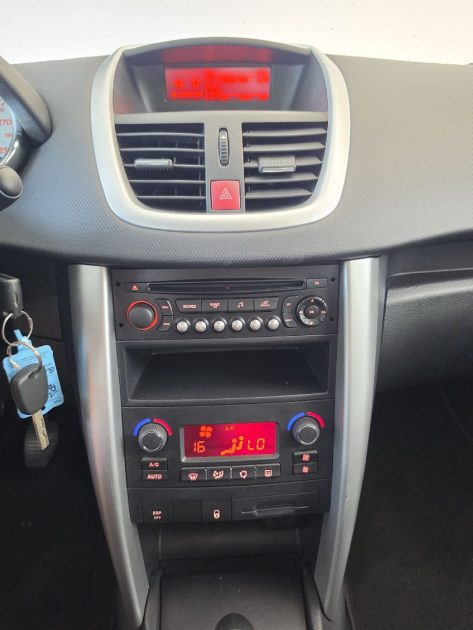 PEUGEOT 207 1.4 TU essence 75ch- 2012- Distribution neuve -Garantie 12 mois ou 15000 km