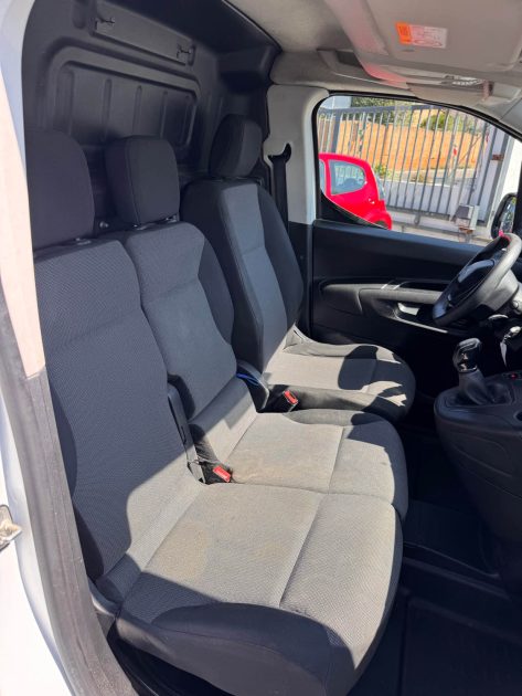 PEUGEOT PARTNER 1000 1.5 BLUE HDI 100 3 PLACES ECRAN