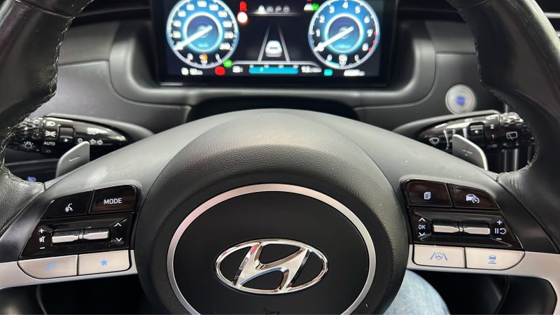 HYUNDAI TUCSON 1.6 SUV HYBRIDE ESSENCE 230cv EXECUTIVE TOIT PANORAMIQUE/1 ERE MAIN/TVA RECUPERABLE