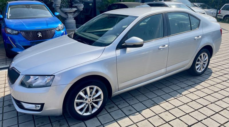 SKODA OCTAVIA 1.6 TDI 105CH GREEN TEC AMBITION 2013