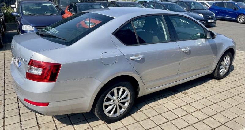 SKODA OCTAVIA 1.6 TDI 105CH GREEN TEC AMBITION 2013