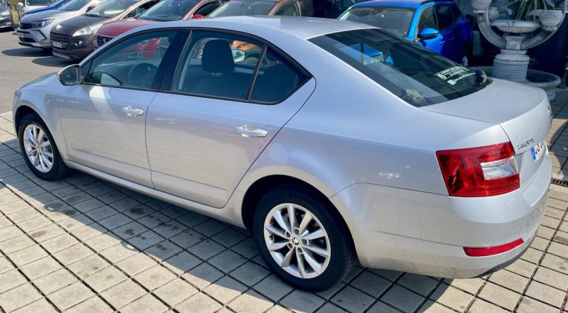 SKODA OCTAVIA 1.6 TDI 105CH GREEN TEC AMBITION 2013