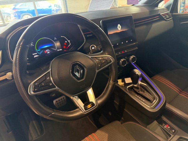 RENAULT CLIO 5 1.6 145 140 E-TECH RS LINE / ENTRETIEN RENAULT 