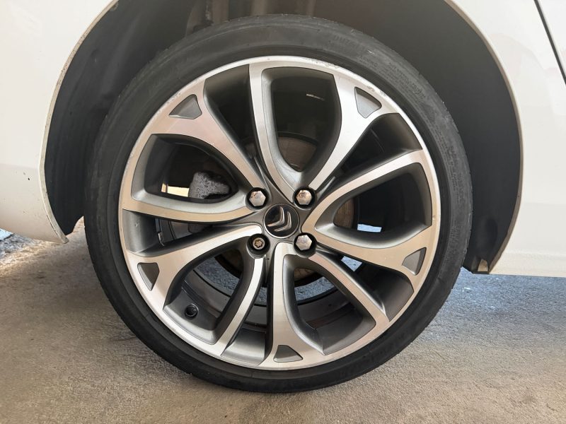 Citroën C4 II 1.6 e-HDI 115ch Exclusive + | Toit Pano | Bi-Xénon | Sièges massants