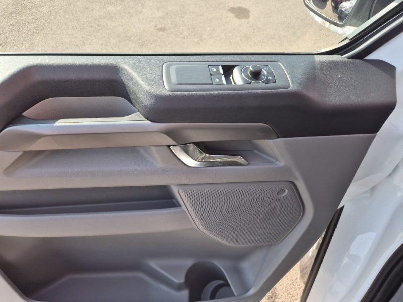 FORD TOURNEO CUSTOM 320 L2H1 2.0 ECOBLUE 150 TITANIUM 2024