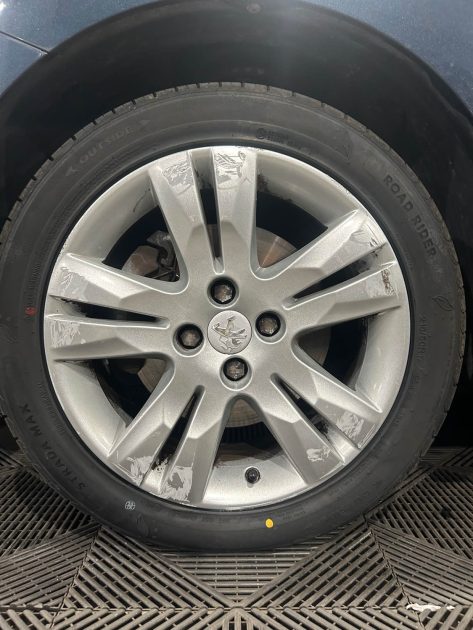 PEUGEOT 5008 2.0 HDI 150CH ALLURE 