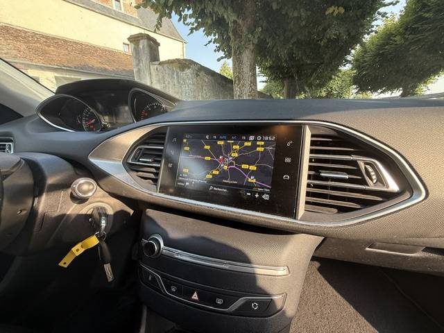 PEUGEOT 308 II 1.5 BLUE HDI 130 ACTIVE / 1ERE MAIN / GPS / CARPLAY / CAMERA RECUL  2020