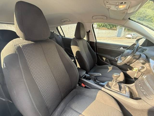 PEUGEOT 308 II 1.5 BLUE HDI 130 ACTIVE / 1ERE MAIN / GPS / CARPLAY / CAMERA RECUL  2020