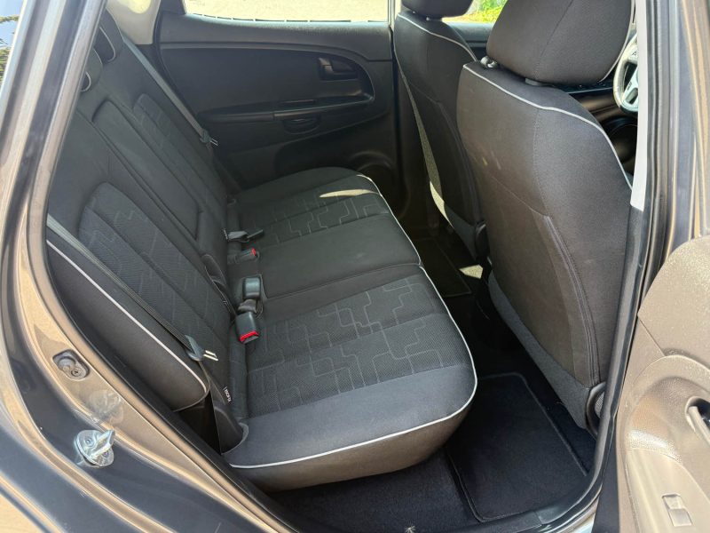 Kia Venga 1.4 90 ch Active - Bluetooth - Clim - Régulateur - Révisée & Garantie 6 Mois