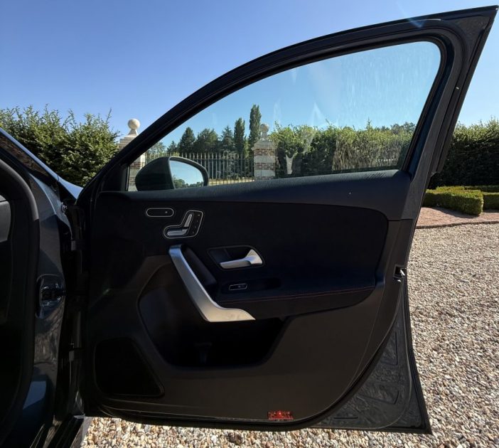 Mercedes Classe A 200d AMG LINE 8G-DCT (Sièges Chauffants |  Toit Ouvrant | Sièges à mémoire)