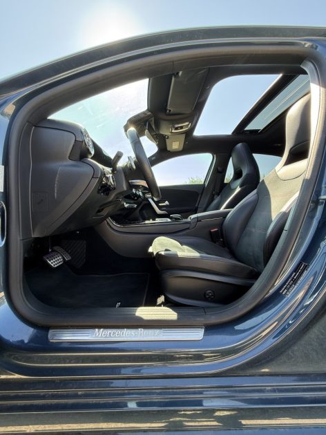 Mercedes Classe A 200d AMG LINE 8G-DCT (Sièges Chauffants |  Toit Ouvrant | Sièges à mémoire)