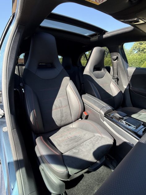 Mercedes Classe A 200d AMG LINE 8G-DCT (Sièges Chauffants |  Toit Ouvrant | Sièges à mémoire)