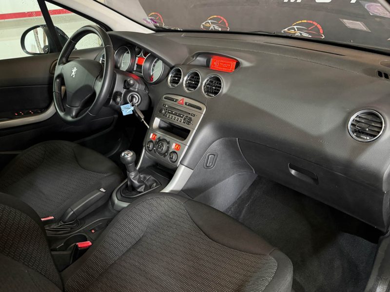 Peugeot 308 I SW 1.6i 16v 120ch Premium 7 Places | Toit panoramique
