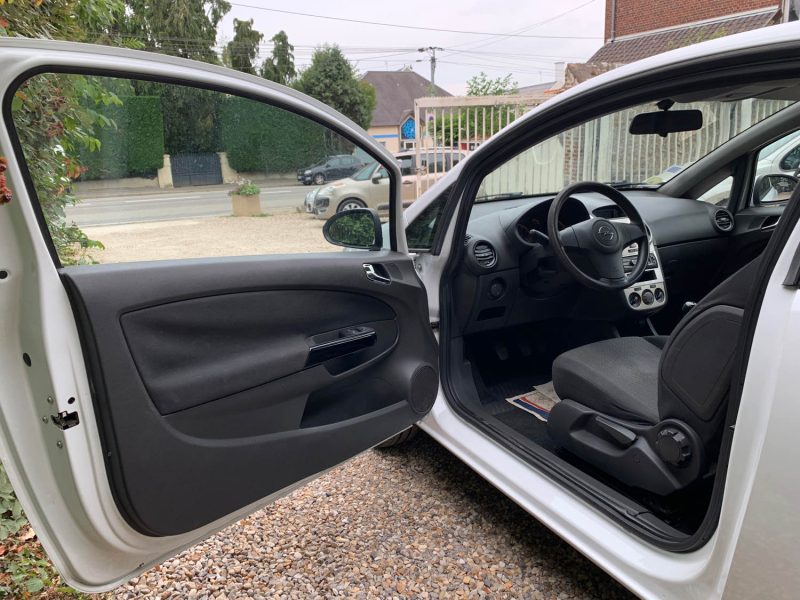 OPEL CORSA 1.0 TWINPORT 65 ESSENTIA 2010