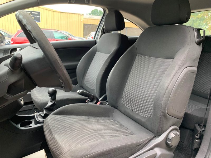 OPEL CORSA 1.0 TWINPORT 65 ESSENTIA 2010