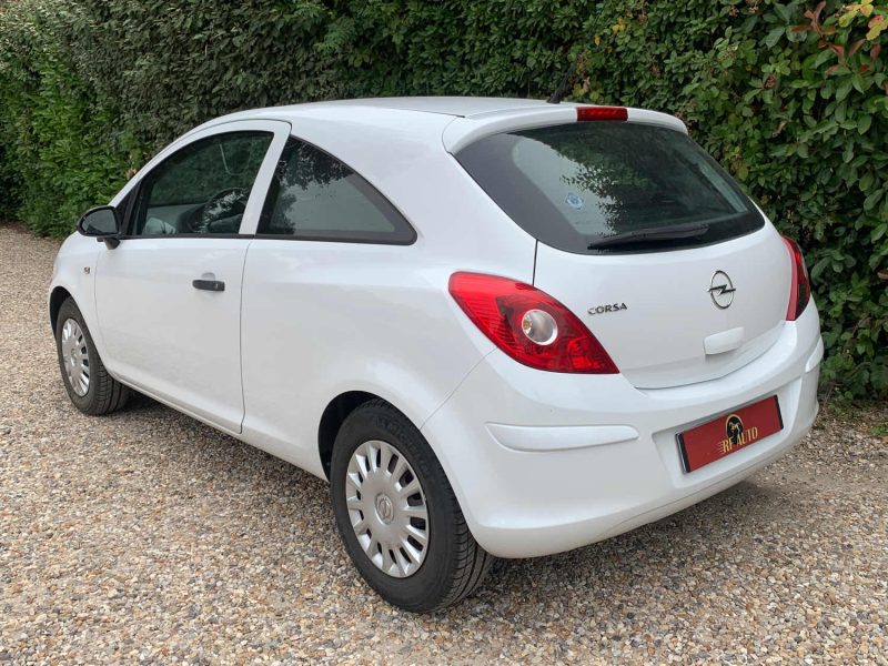 OPEL CORSA 1.0 TWINPORT 65 ESSENTIA 2010