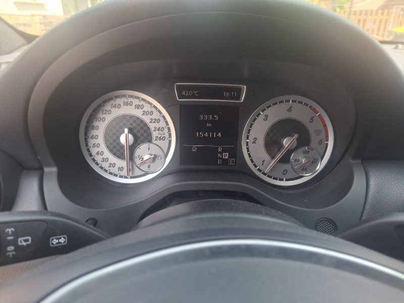 Mercedes-Benz Classe A 220 CDI SENSATION 7G-TRONIC