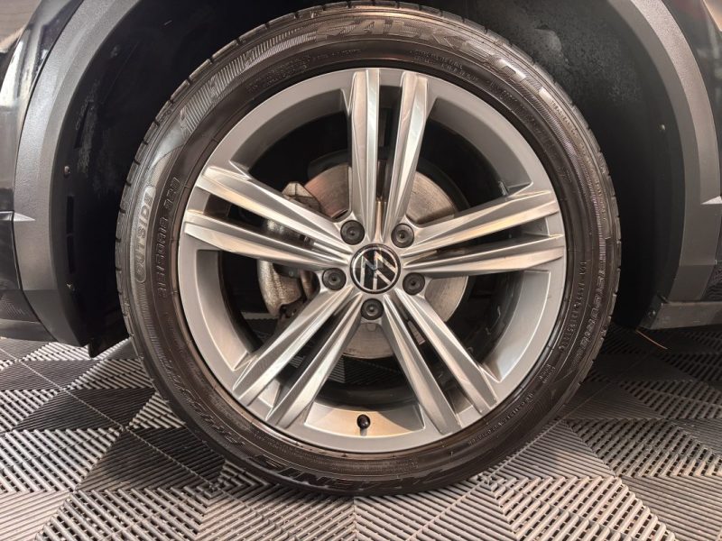 VOLKSWAGEN T ROC R-LINE 150CV dsg7 toit ouvrant
