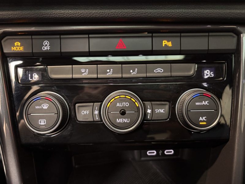 VOLKSWAGEN T ROC R-LINE 150CV dsg7 toit ouvrant
