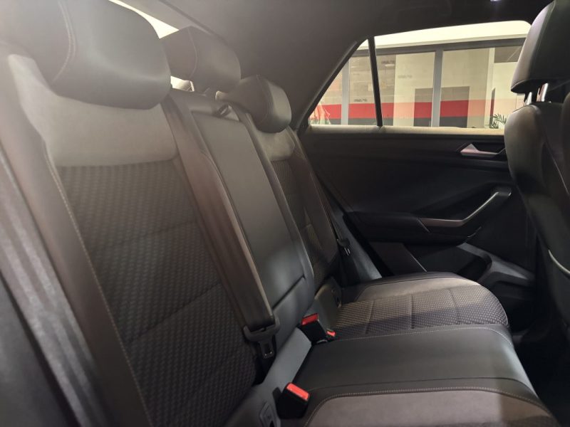 VOLKSWAGEN T ROC R-LINE 150CV dsg7 toit ouvrant