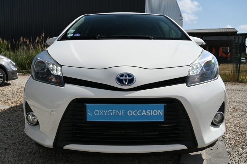 TOYOTA YARIS 100H DYNAMIC 2013