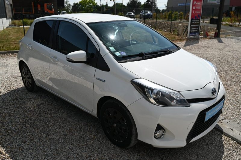 TOYOTA YARIS 100H DYNAMIC 2013