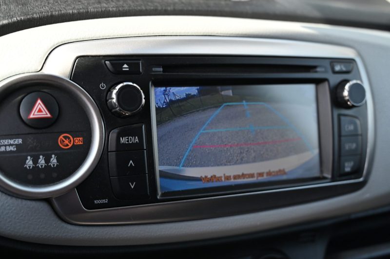 TOYOTA YARIS 100H DYNAMIC 2013