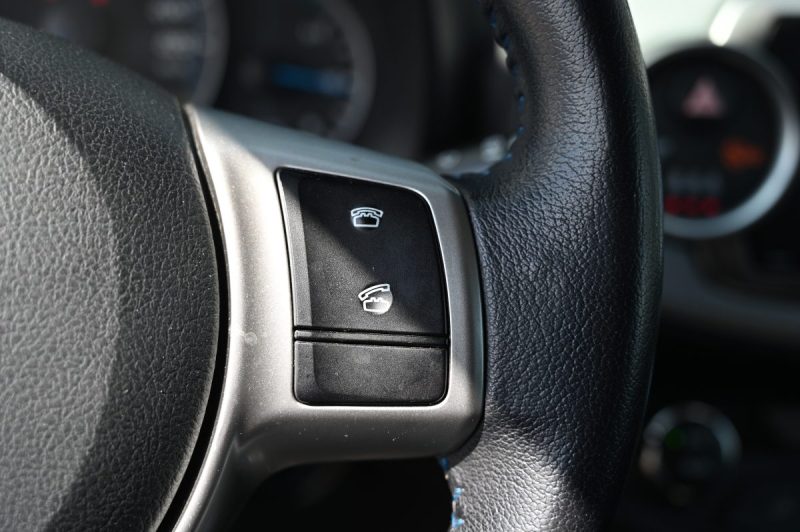 TOYOTA YARIS 100H DYNAMIC 2013