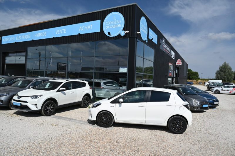 TOYOTA YARIS 100H DYNAMIC 2013