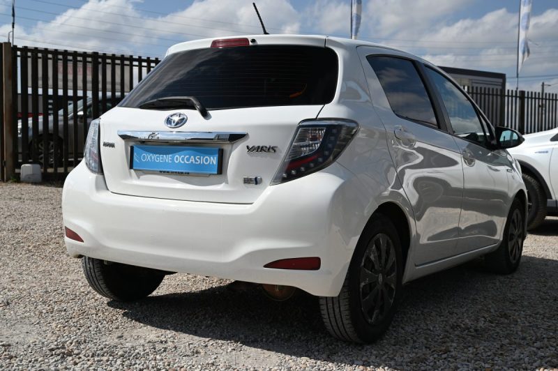 TOYOTA YARIS 100H DYNAMIC 2013