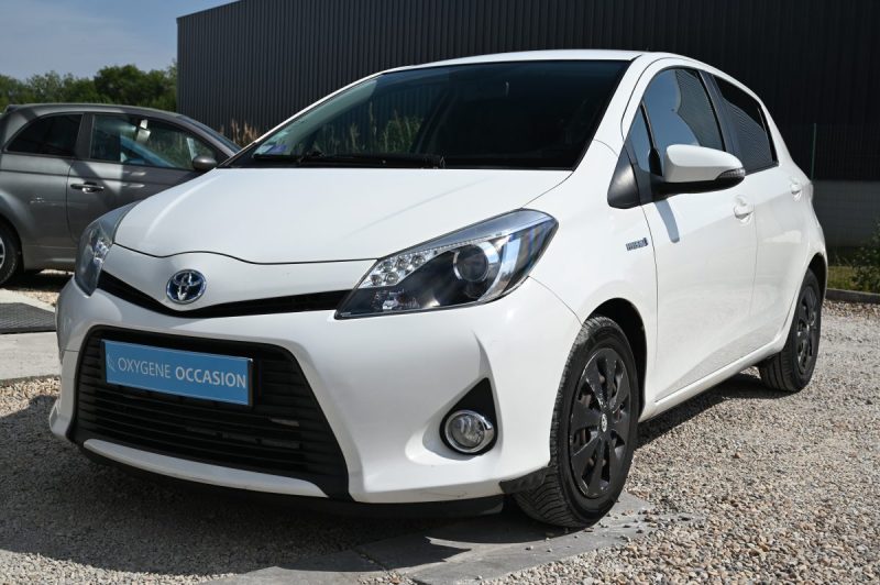 TOYOTA YARIS 100H DYNAMIC 2013