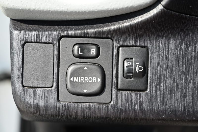 TOYOTA YARIS 100H DYNAMIC 2013