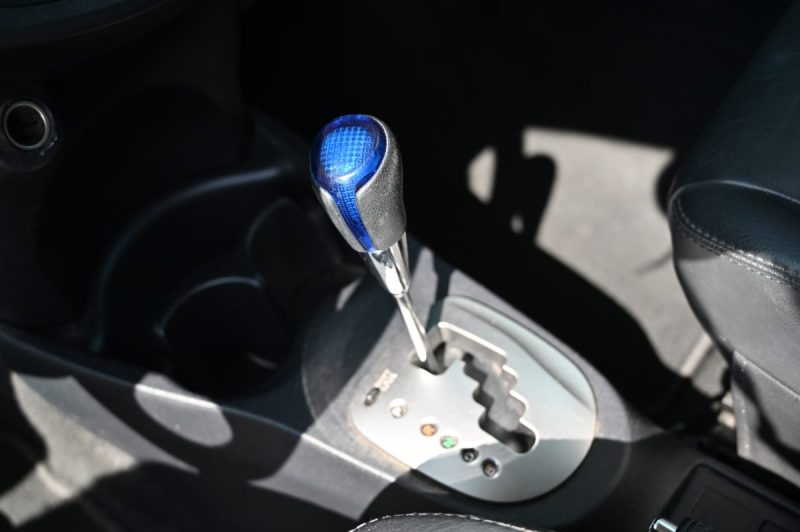 TOYOTA YARIS 100H DYNAMIC 2013