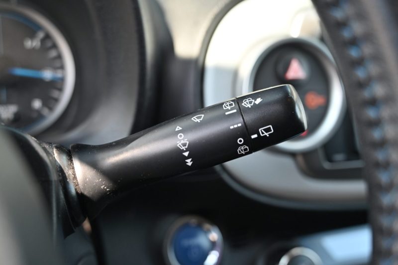 TOYOTA YARIS 100H DYNAMIC 2013