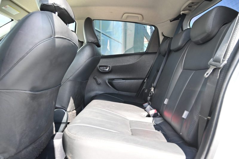 TOYOTA YARIS 100H DYNAMIC 2013