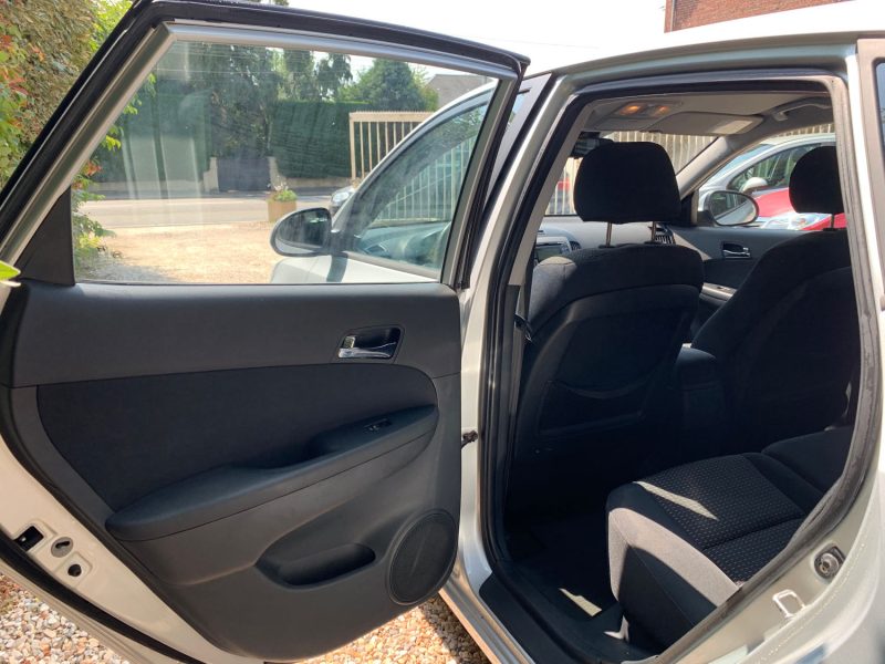 HYUNDAI I30 1.6 CRDI 115 PACK CONFORT 2009