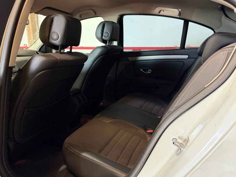 Renault Laguna III 1.5 dCi 110ch Black Edition