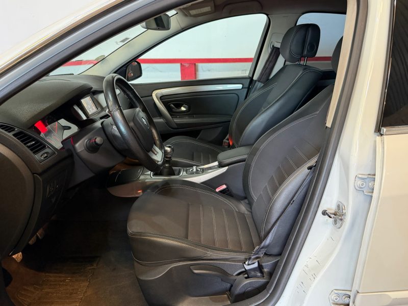Renault Laguna III 1.5 dCi 110ch Black Edition