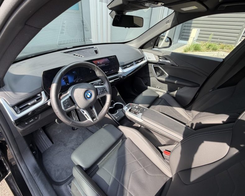 BMW IX1 XDrive30 M Sport 313 ch - LED - Apple CarPlay - Jantes M SPORT - Caméra 
