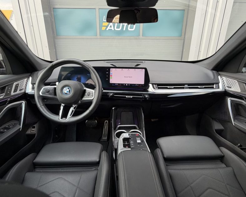 BMW IX1 XDrive30 M Sport 313 ch - LED - Apple CarPlay - Jantes M SPORT - Caméra 
