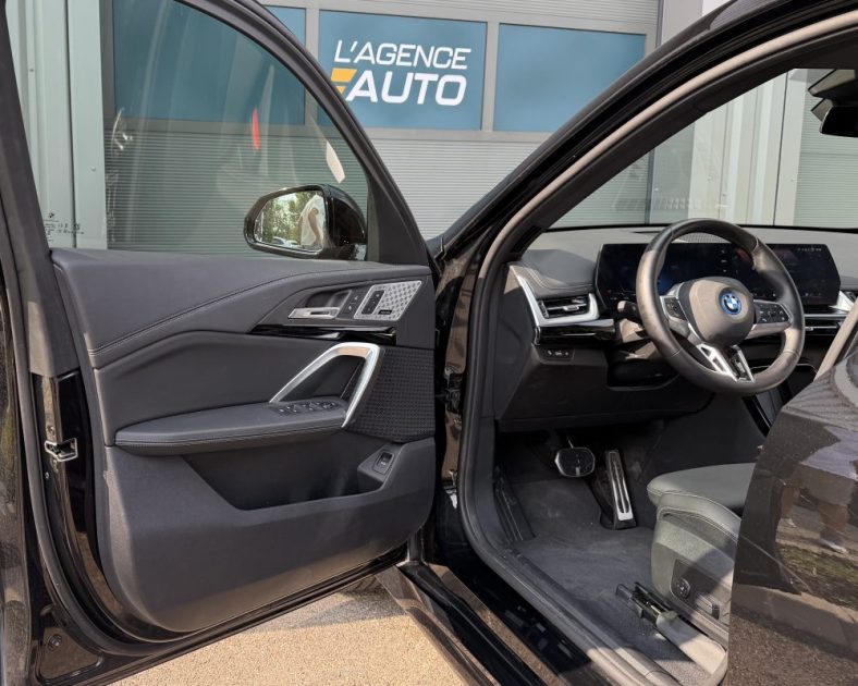 BMW IX1 XDrive30 M Sport 313 ch - LED - Apple CarPlay - Jantes M SPORT - Caméra 