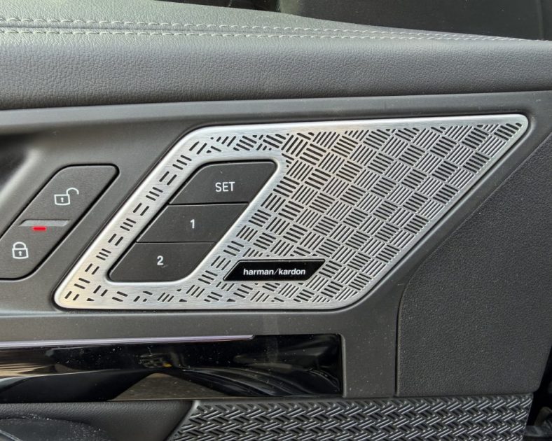 BMW IX1 XDrive30 M Sport 313 ch - LED - Apple CarPlay - Jantes M SPORT - Caméra 
