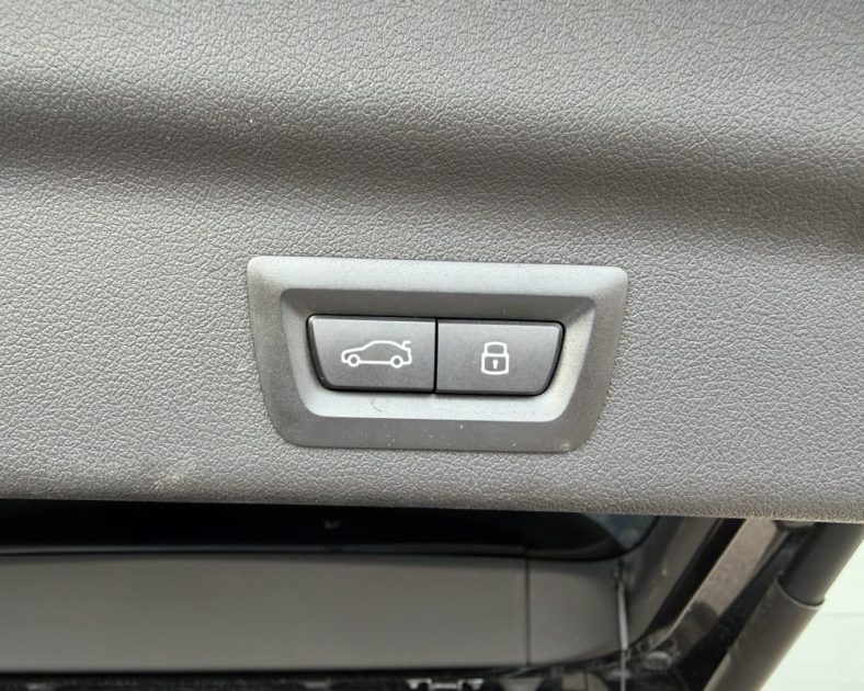 BMW IX1 XDrive30 M Sport 313 ch - LED - Apple CarPlay - Jantes M SPORT - Caméra 