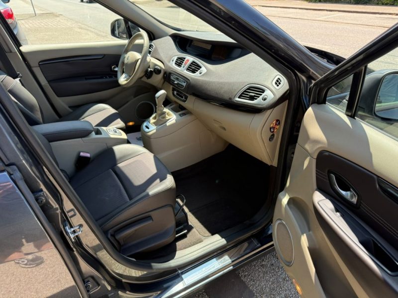 Renault Grand Scenic III 1.5 DCi 110Ch Privilège - Boîte automatique 
