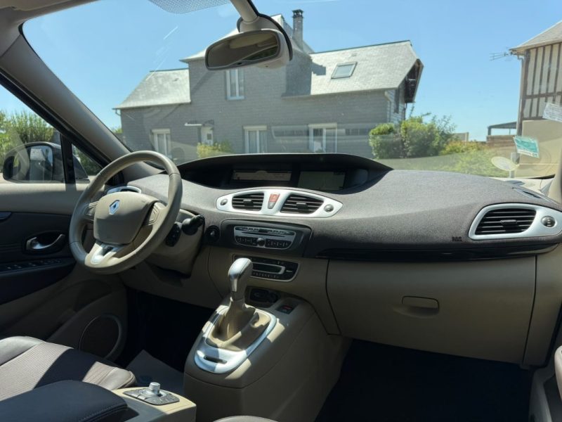 Renault Grand Scenic III 1.5 DCi 110Ch Privilège - Boîte automatique 