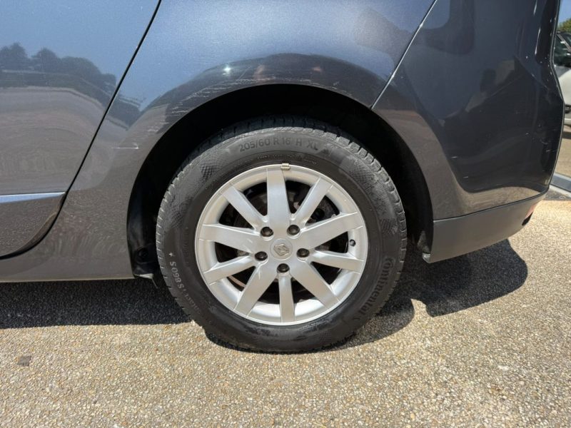 Renault Grand Scenic III 1.5 DCi 110Ch Privilège - Boîte automatique 