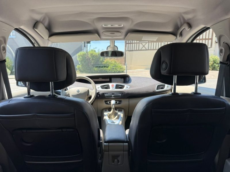 Renault Grand Scenic III 1.5 DCi 110Ch Privilège - Boîte automatique 