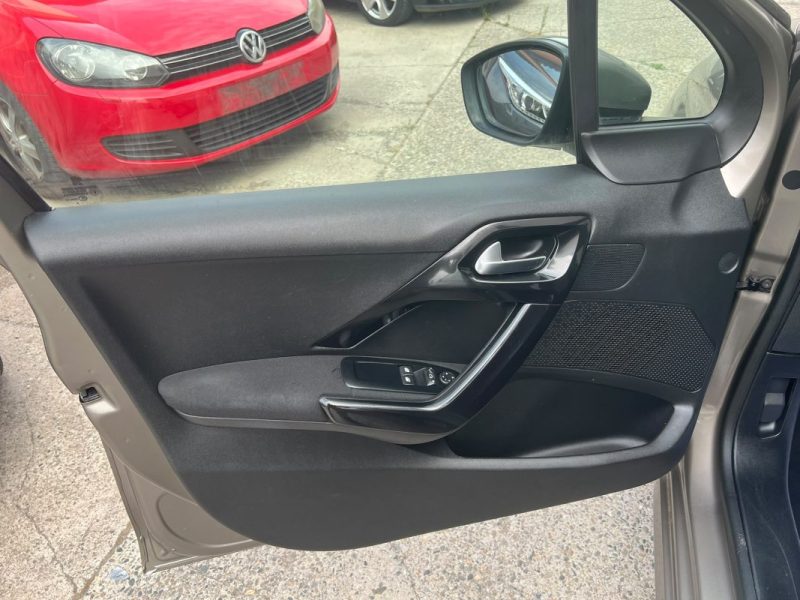 PEUGEOT 208 1.2 VTI ACTIVE 2013