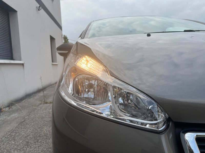 PEUGEOT 208 1.2 VTI ACTIVE 2013